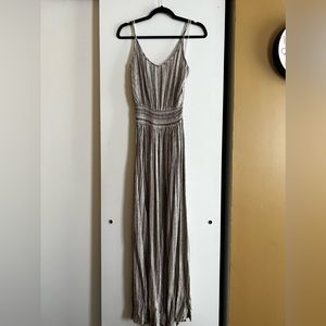 Boutique maxi dress. Elastic waist. Double front slits adjustable straps